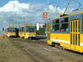 Vozy KT8D5 č. 292, 293 a 294 u KALIFORŇANU při výměně kolejí v srpnu 2002 mezi zastávkami U Družby a Sokolovská
